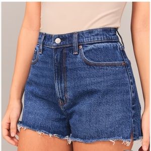 Abercrombie High Rise Curve Love Mom Short